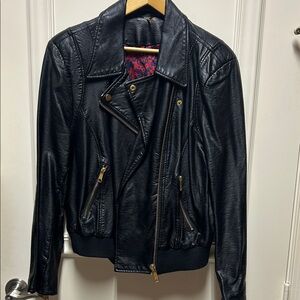 Elegant Black faux leather bomber Jacket size M